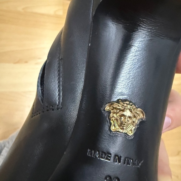 Versace boots - Picture 5 of 5
